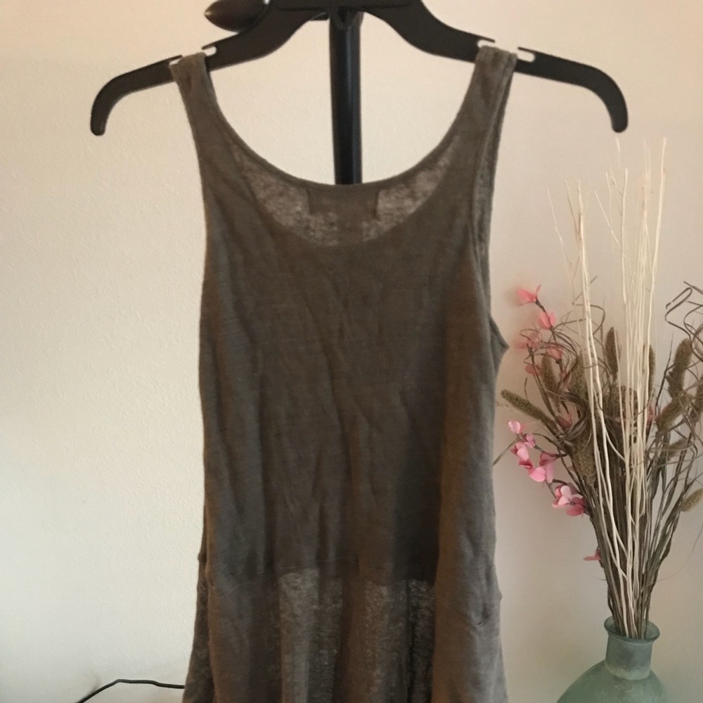 ⭐️$20 sale⭐️ boho asymmetrical linen tank top - Picture 2 of 6